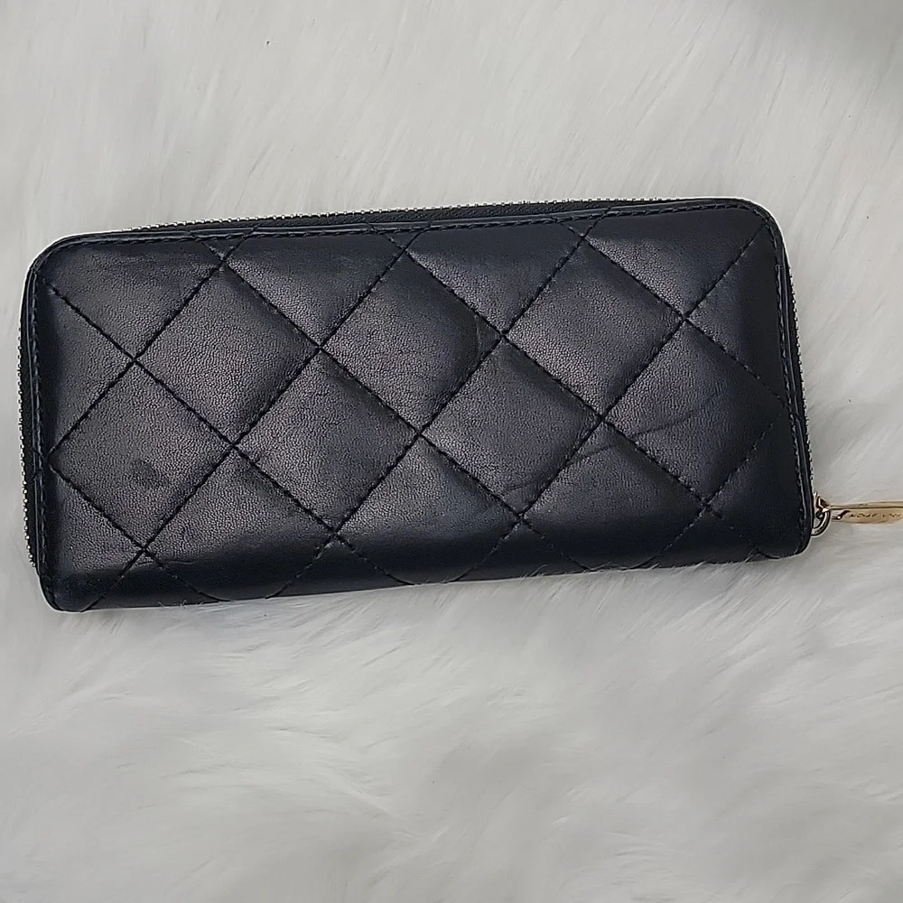 MICHAEL‎ KORS Hamilton Black Quilted Leather Gold Tone Logo Zip Around Wallet